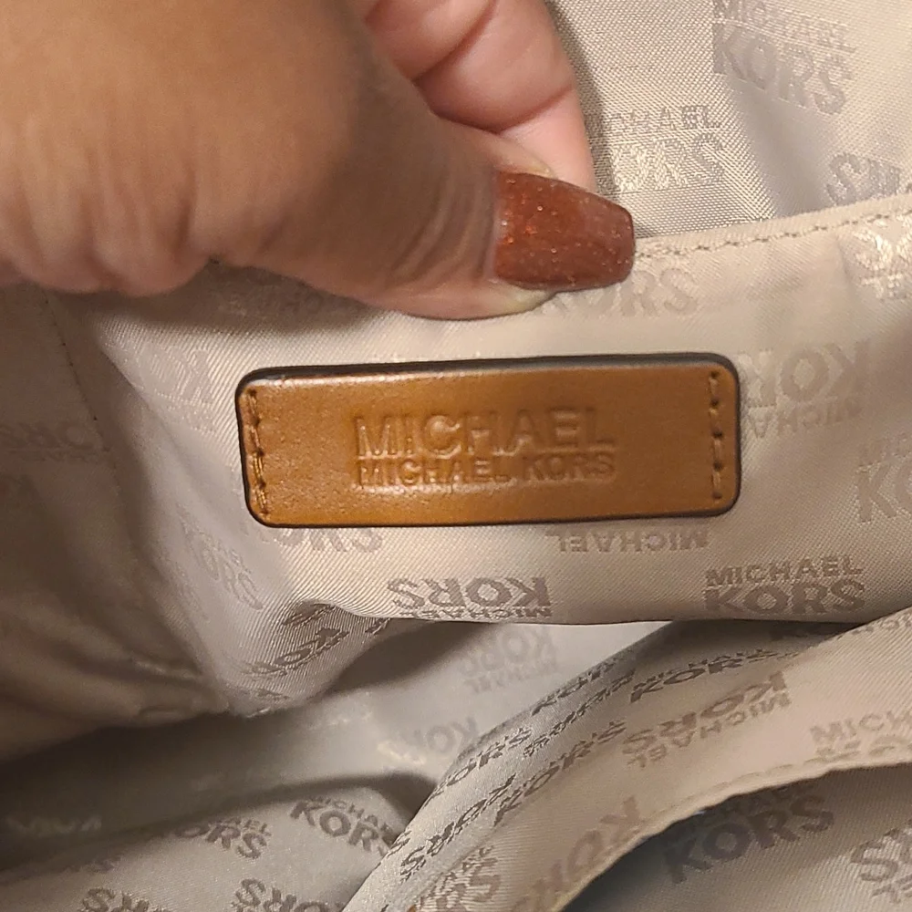 Handbag - Picture 7 of 9